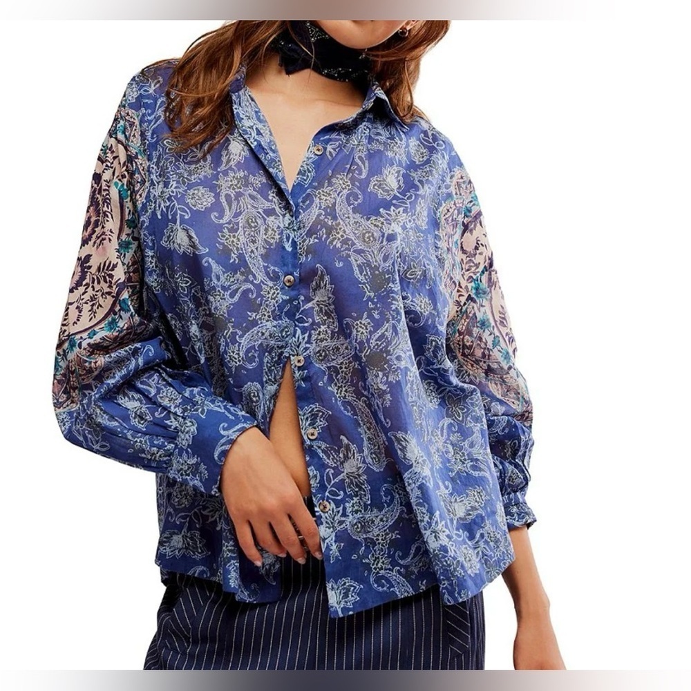 Free people Rose bud paisley print Point Collar Neck .Long
Sleeve Blouse